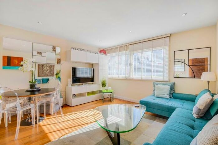 2 Bedroom Flat To Rent In Clerkenwell Road London, EC1M