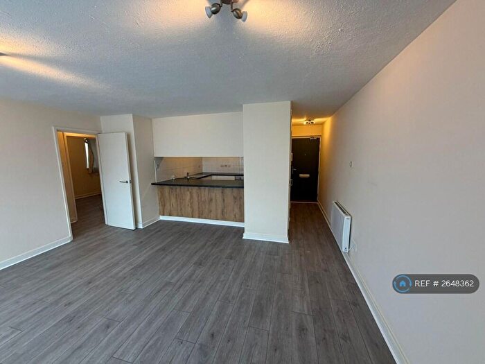 2 Bedroom Flat To Rent In Dormans Close, Northwood, HA6