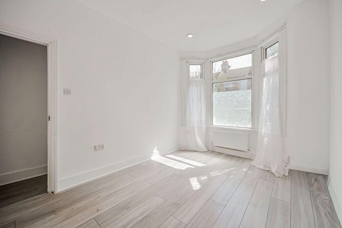 1 Bedroom Flat To Rent In Claude Road, Leyton Vilage, Leyton, London, E10