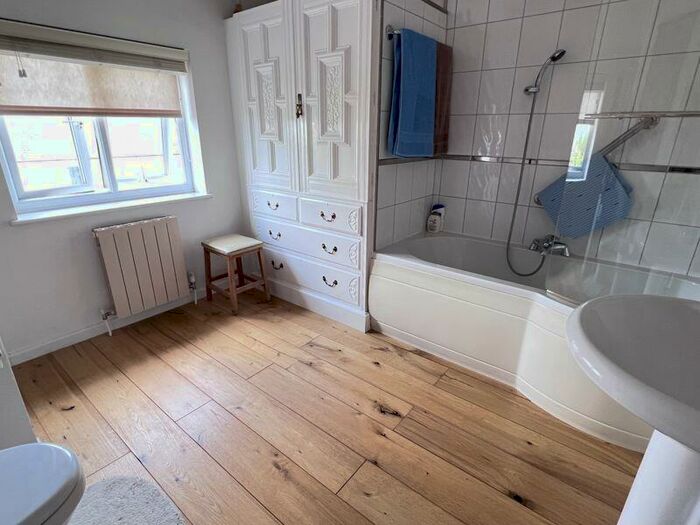 2 Bedroom Cottage For Sale In South Street, Wareham, BH20
