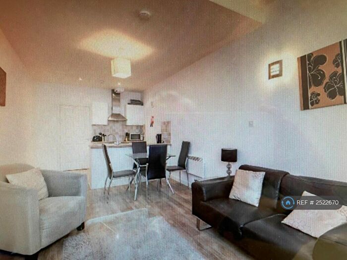 2 Bedroom Flat To Rent In Fraser House, Aberdeen, AB11