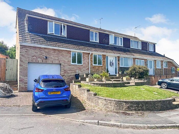 5 Bedroom Semi Detached House For Sale In Malthouse Close, Blunsdon, SN26