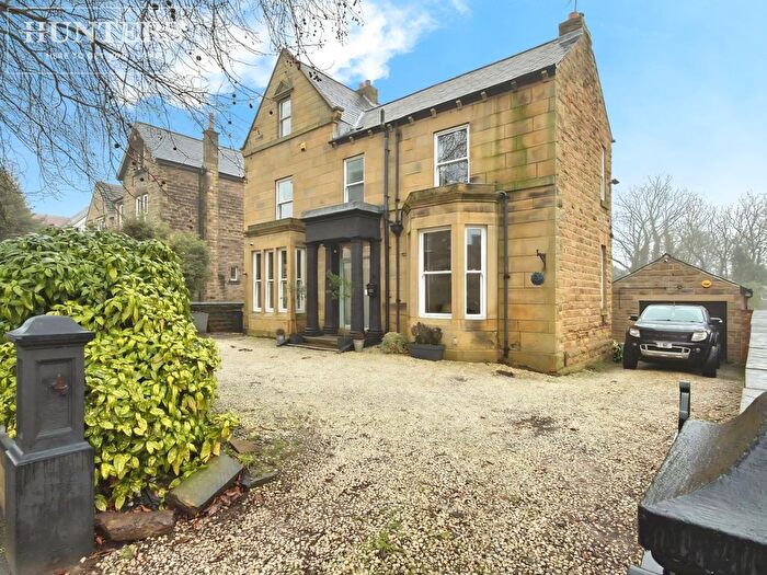 5 Bedroom Property For Sale In Huddersfield Road, Barnsley, S75