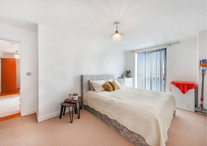 3 Bedroom Flat For Sale In Salk Close, Colindale London, NW9