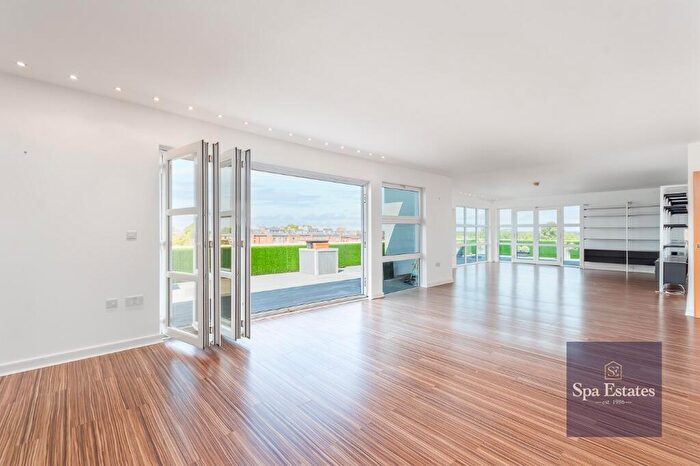 3 Bedroom Penthouse To Rent In Over Sq Ft Including Terrace, Just Off Parade, Leamington Spa, CV32