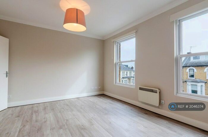 3 Bedroom Maisonette To Rent In Copleston Road, London, SE15
