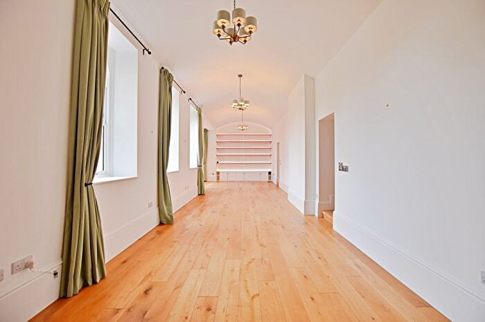 4 Bedroom Property For Sale In Medland Drive, Bracebridge Heath, Lincoln, LN4