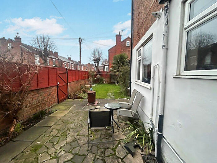 3 Bedroom Semi-Detached House For Sale In Oakfields Road, Nottinghamshire, Nottingham, NG2