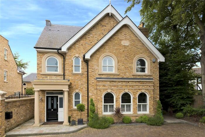 5 Bedroom Detached House To Rent In Hever Place, East Molesey, Surrey, KT8