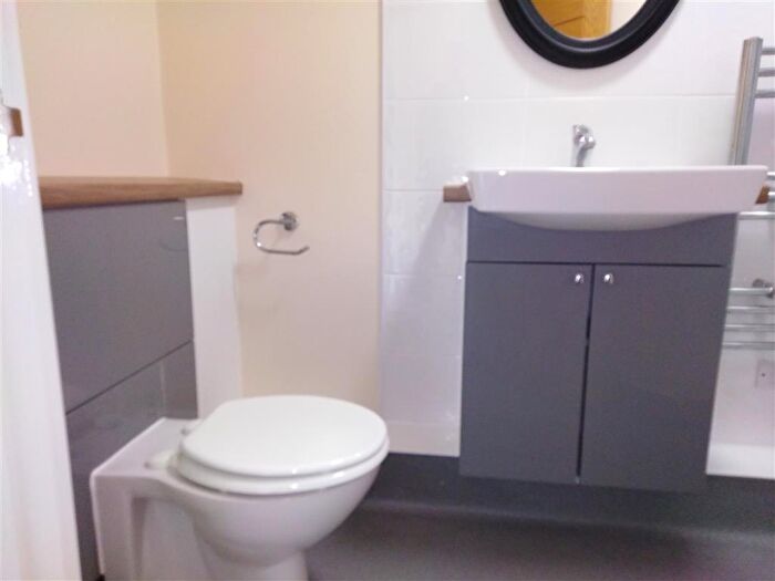 1 Bedroom Flat To Rent In Wern Terrace, Port Tennant, Swansea, SA1