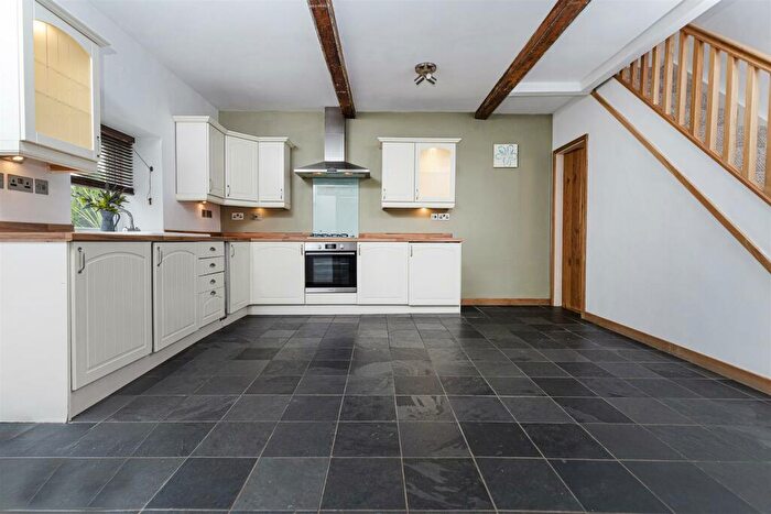 2 Bedroom Cottage For Sale In Upper Hirst, Mount, Huddersfield, HD3