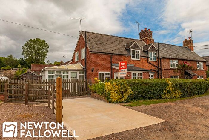 3 Bedroom Cottage For Sale In Great North Road, Gamston, DN22