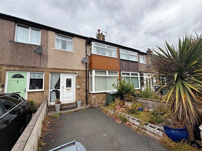 3 Bedroom Town House For Sale In Ridgeway, Wrose, Shipley, BD18