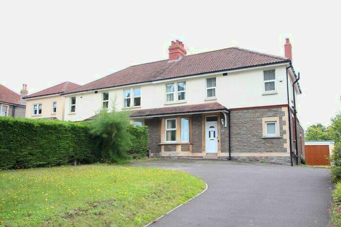 4 Bedroom Semi-Detached House For Sale In London Road, Warmley/Bridgeyate Bristol, BS30