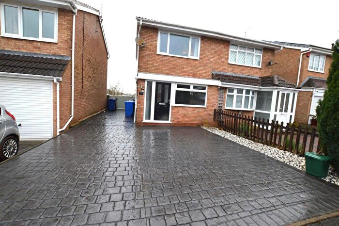 2 Bedroom Semi Detached House To Rent In Kestrel Way, Burton-On-Trent, DE15