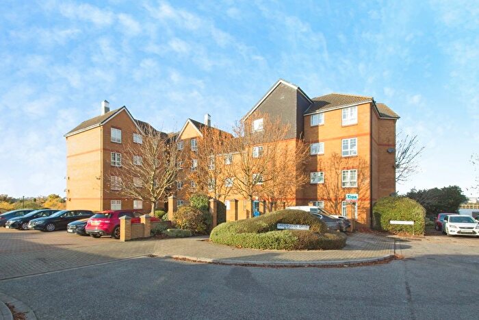 2 Bedroom Flat For Sale In Greenhaven Drive, London, SE28