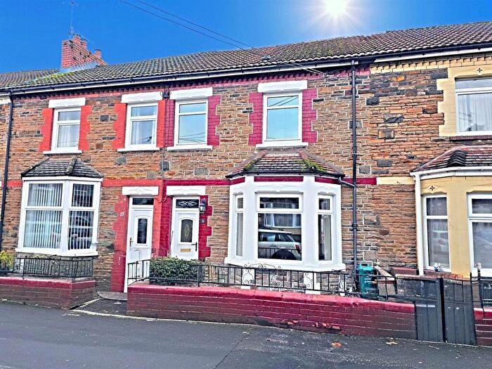 3 Bedroom Terraced House For Sale In De Barri Street, Rhydyfelin, Pontypridd, CF37