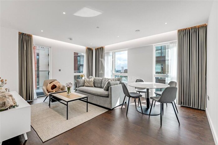 2 Bedroom Apartment To Rent In Senate Building, Lexington Gardens, Nine Elms, SW11