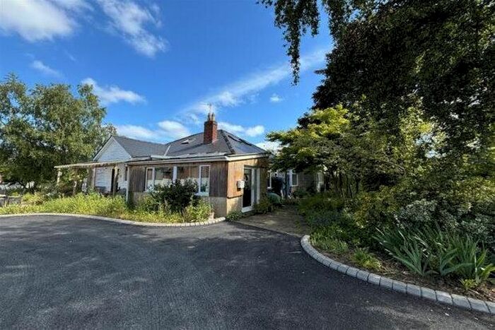 1 Bedroom Flat To Rent In Kidnappers Lane, Cheltenham, GL53