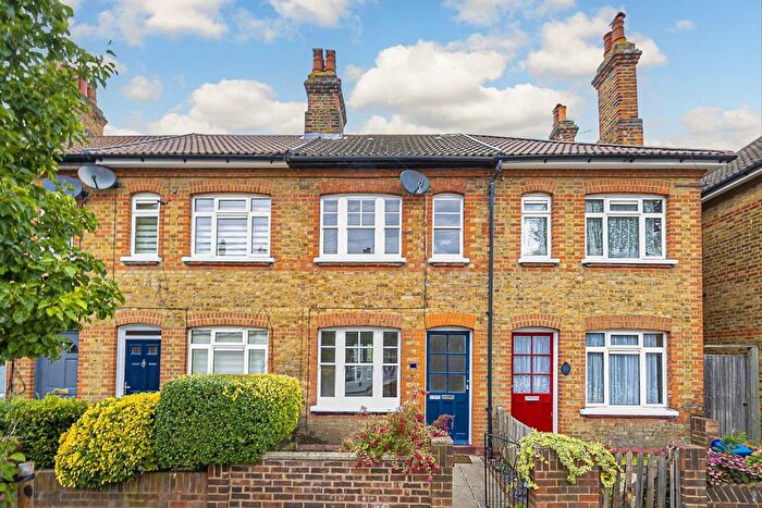 2 Bedroom Property To Rent In Manor Grove, Richmond, TW9