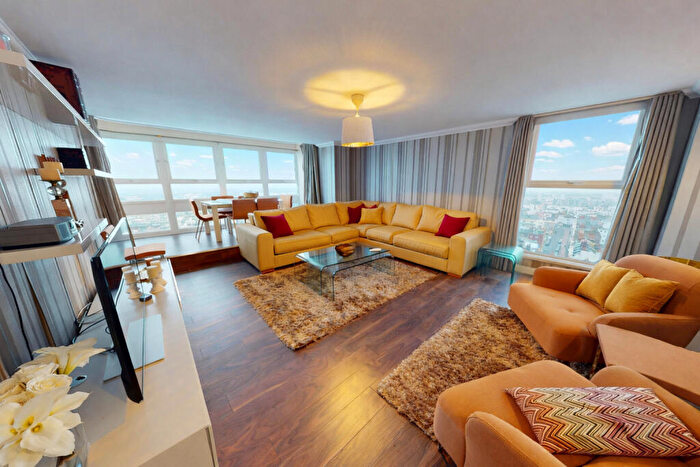 3 Bedroom Flat To Rent In Russell Square, Brighton, BN1