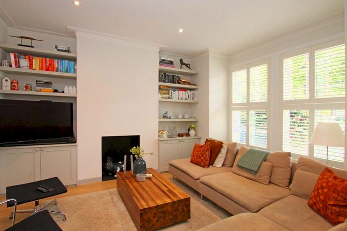 4 Bedroom Property To Rent In Windermere Road, London, W5