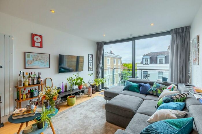2 Bedroom Apartment To Rent In Fulham Road, Chelsea, SW10