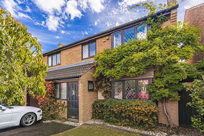 4 Bedroom Detached House For Sale In Derwent Road, Bicester, OX26