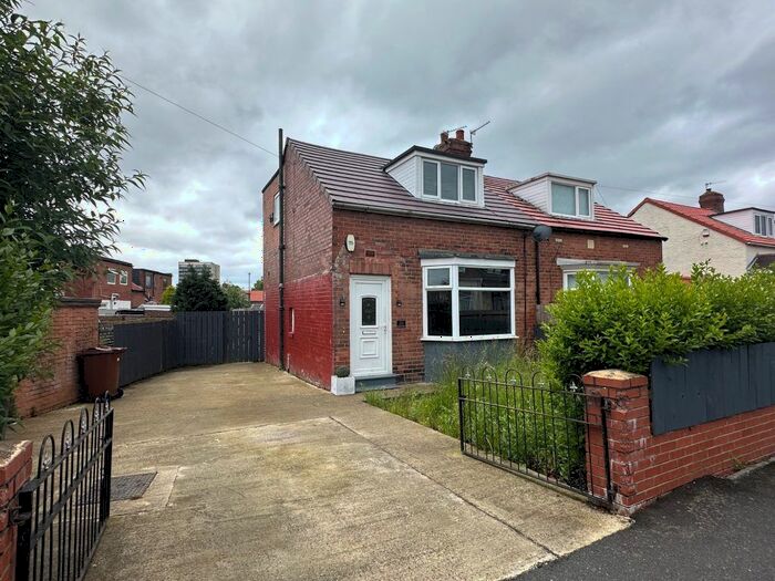 2 Bedroom Town House To Rent In Longfield Terrace, Walker, Newcastle Upon Tyne, NE6