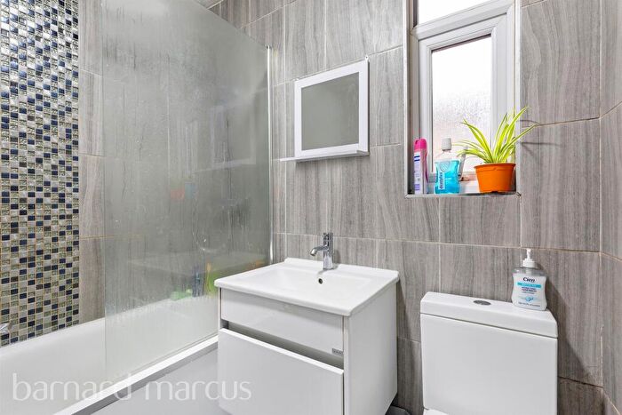 3 Bedroom Terraced House For Sale In Whitehall Road, Thornton Heath, CR7