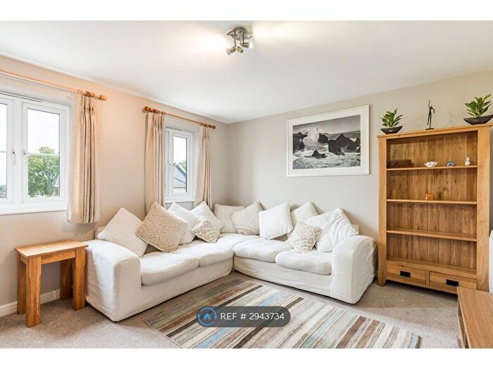 2 Bedroom Flat To Rent In Floyer Close, Richmond, TW10