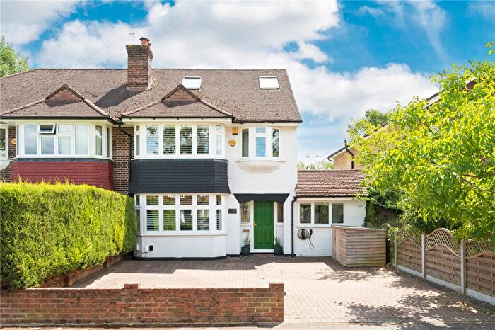 4 Bedroom Semi Detached House For Sale In Rydens Avenue, Walton-on-Thames, Surrey, KT12