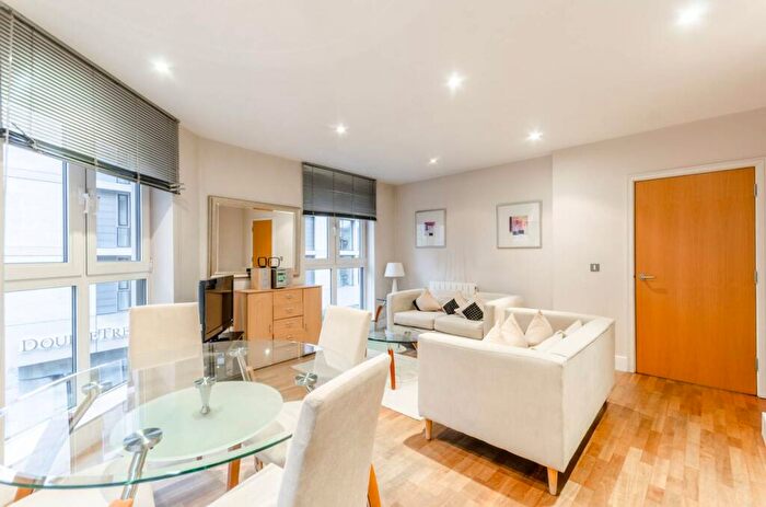 2 Bedroom Flat To Rent In Pepys Street, City, London, EC3N