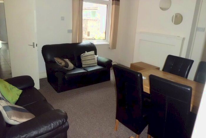 4 Bedroom Property To Rent In Teignmouth Road, Selly Oak, Birmingham, B29