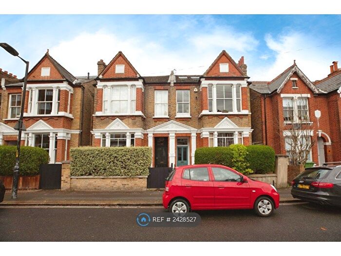 2 Bedroom Flat To Rent In Waveney Avenue, London, SE15