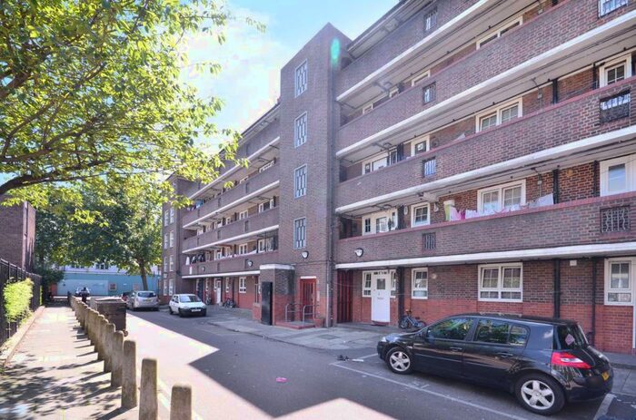 3 Bedroom Flat To Rent In Pott Street, Bethnal Green, London, E2