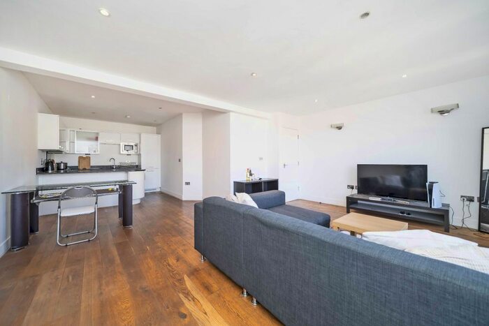 2 Bedroom Flat To Rent In Cromwell Road, London, SW5