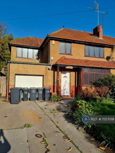 4 Bedroom Semi-Detached House To Rent In Ballards Way, South Croydon, CR2