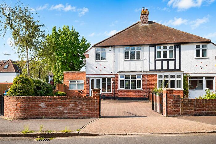 4 Bedroom Semi Detached House For Sale In Jersey Road, Osterley, TW5