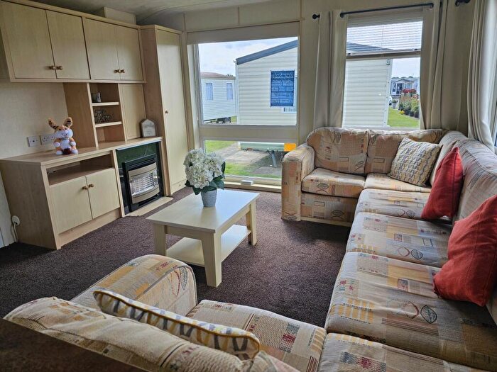 2 Bedroom Caravan For Sale In Seaside Rd, Hull, HU11