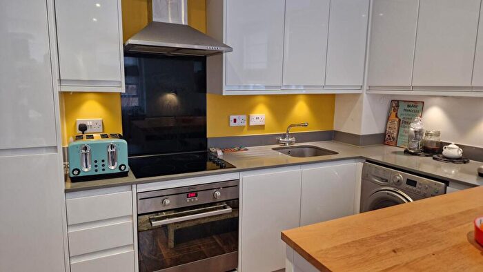 1 Bedroom Flat For Sale In Lower Dagnall Street, St. Albans, AL3
