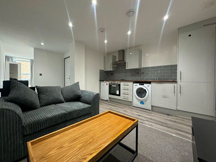 1 Bedroom Flat To Rent In South Street, Hull, HU1