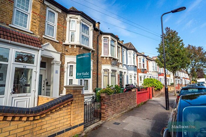 3 Bedroom Terraced House For Sale In Melbourne Road, Leyton, E10