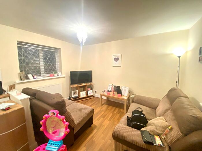 1 Bedroom Flat To Rent In Stapleford Close, Manchester, M23