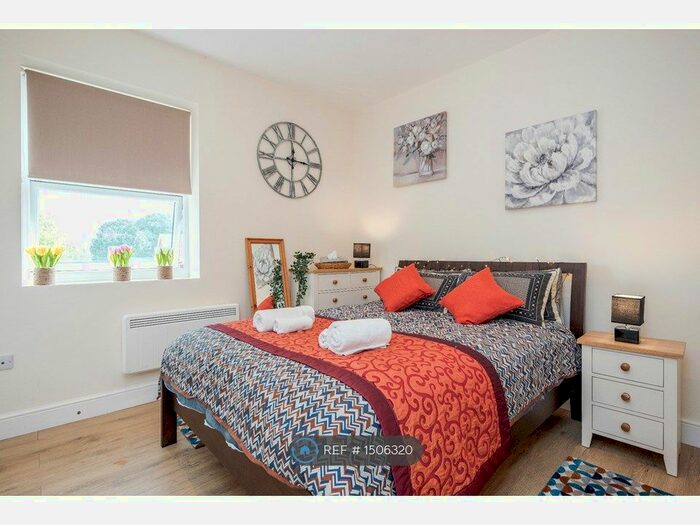 1 Bedroom Flat To Rent In Lord Lyon Pub, Newbury, RG20