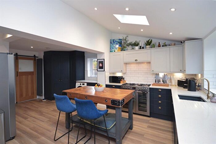 3 Bedroom Semi-Detached House For Sale In Top Stone Close, Burton Salmon, Leeds, LS25