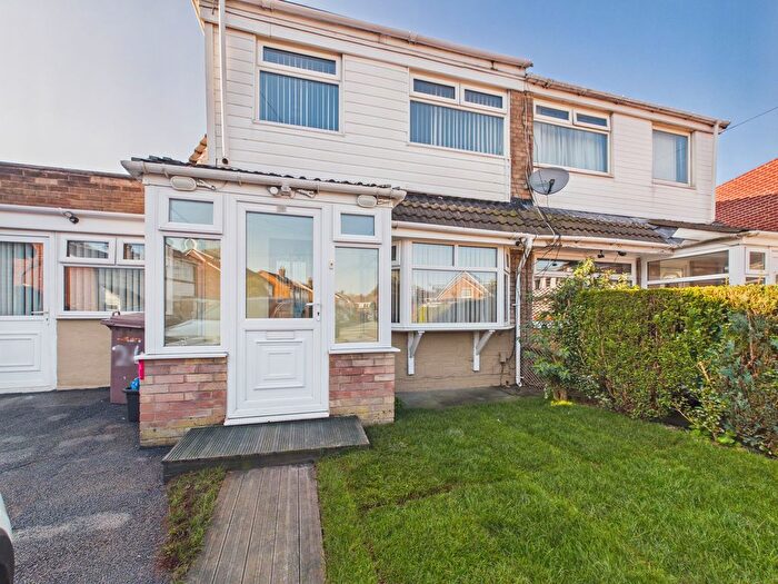 3 Bedroom Semi Detached House For Sale In Trent Close, Sutton, St Helens, WA9