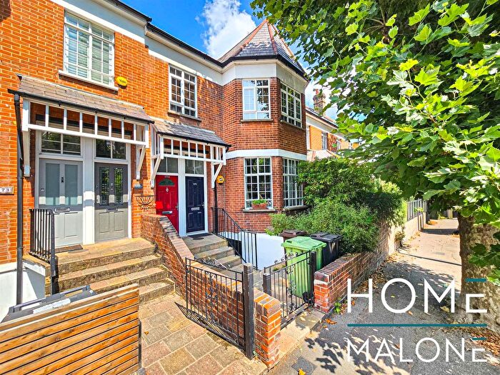 2 Bedroom Property For Sale In Mount View Road, London, N4