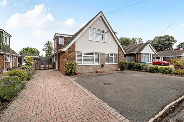 4 Bedroom Detached House For Sale In Fontwell Close, Newlands, Maidenhead, SL6