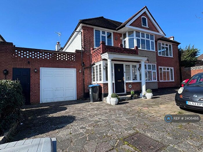 5 Bedroom Detached House To Rent In Woodcock Hill, Harrow, HA3